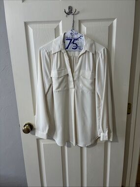 Ann Taylor Cream Long-Sleeve V-Neck Blouse